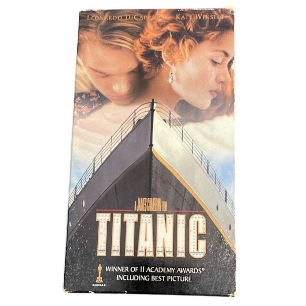 6/$25VHS Titanic Movie Paramount James Cameron DiCaprio Winslet Academy Award